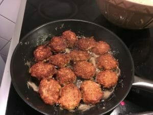 stegning frikadeller grøntsager